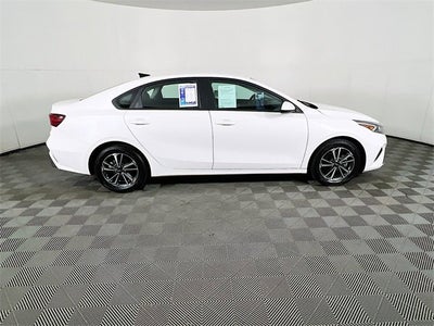 2023 Kia Forte Base
