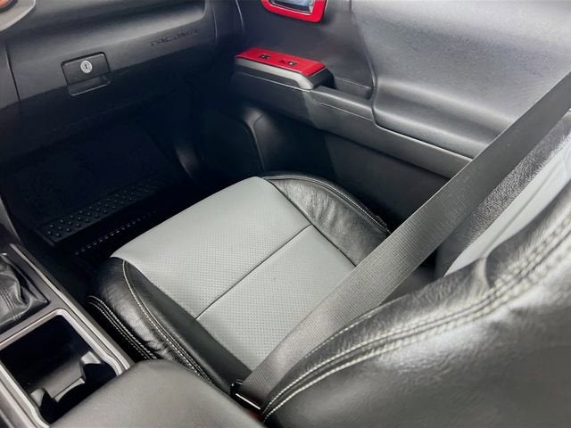 2022 Toyota Tacoma 4WD SR