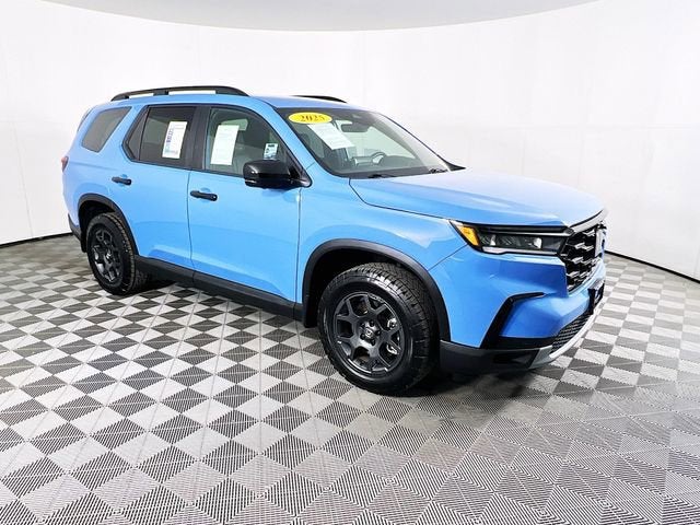 2025 Honda Pilot TrailSport AWD's photo