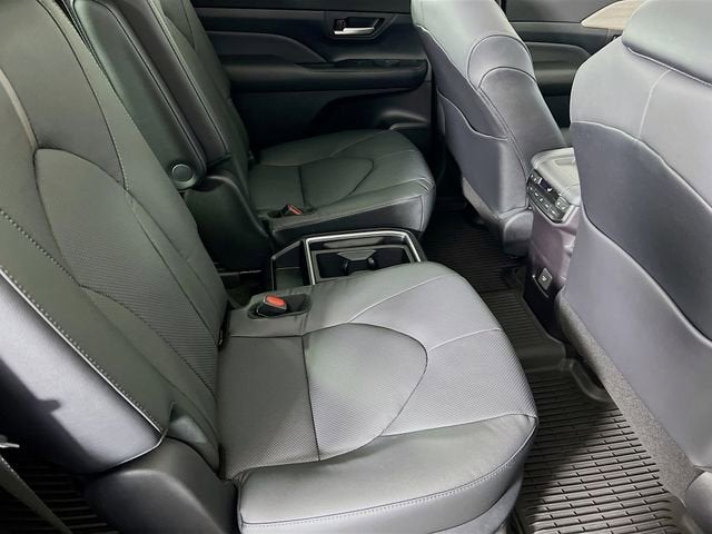 2026 Toyota Grand Highlander LE