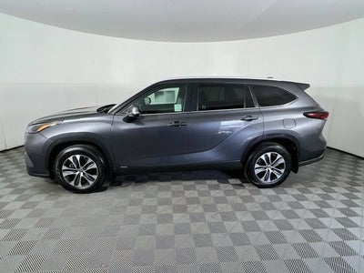 2024 Toyota Highlander Hybrid XLE