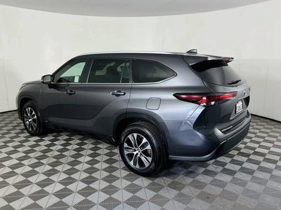 2024 Toyota Highlander Hybrid XLE