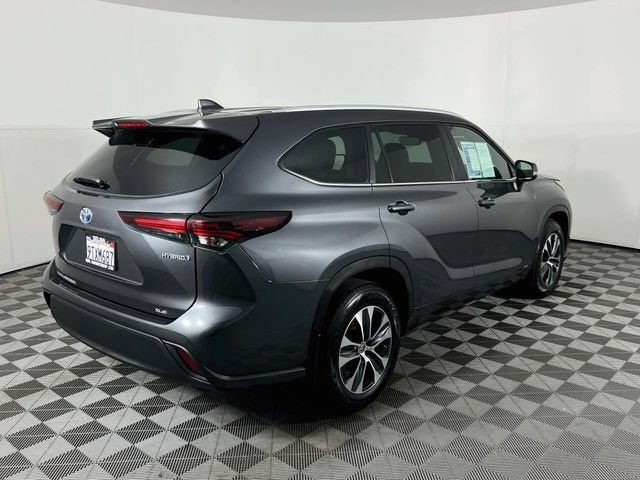 2024 Toyota Highlander Hybrid XLE