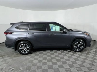 2024 Toyota Highlander Hybrid XLE