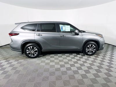 2026 Toyota Highlander Hybrid XLE
