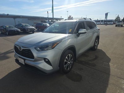 2024 Toyota Highlander LE