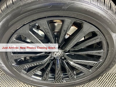 2025 Toyota Highlander LE