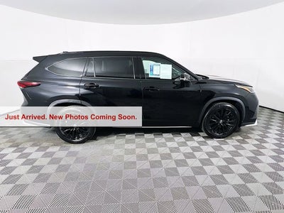 2025 Toyota Highlander LE