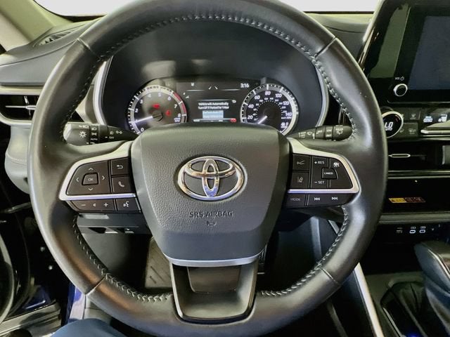 2025 Toyota Highlander LE