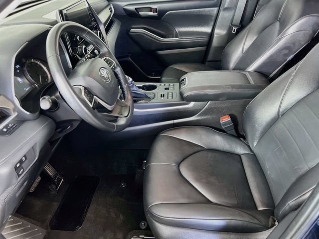 2025 Toyota Highlander LE