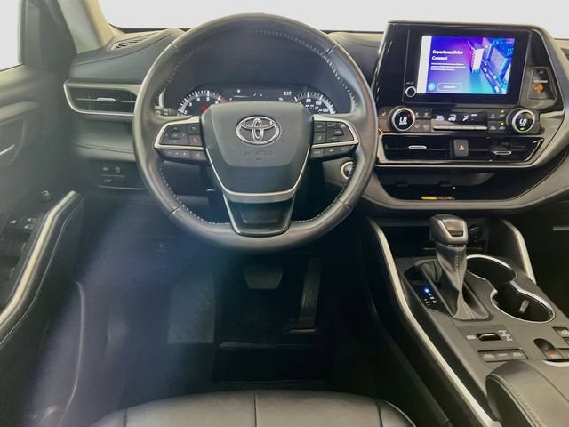 2025 Toyota Highlander LE