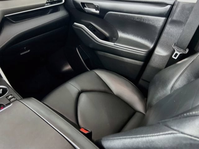 2025 Toyota Highlander LE