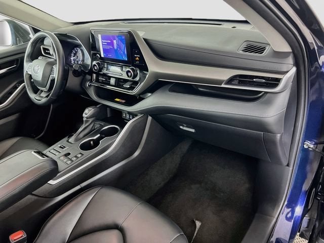2025 Toyota Highlander LE