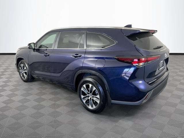 2025 Toyota Highlander LE