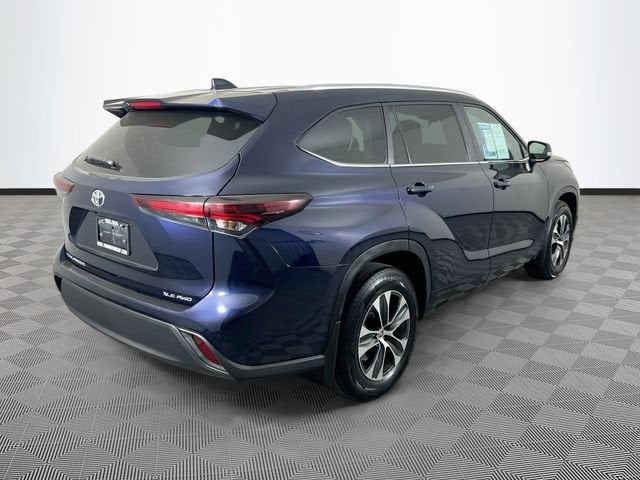 2025 Toyota Highlander LE