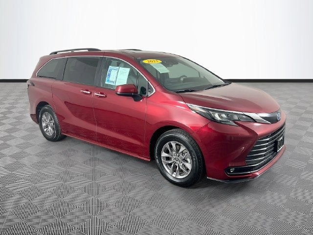 2025 Toyota Sienna XLE