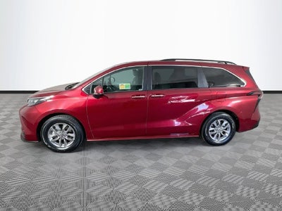 2025 Toyota Sienna XLE