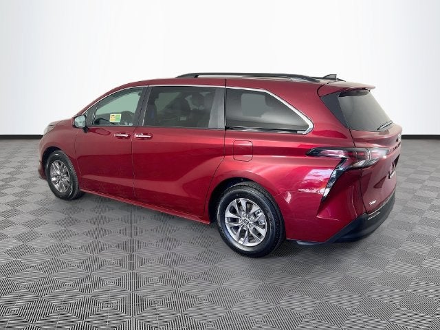 2025 Toyota Sienna XLE