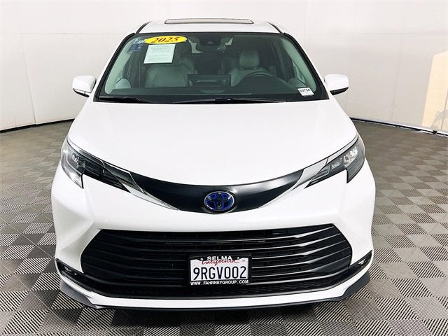 2025 Toyota Sienna XLE