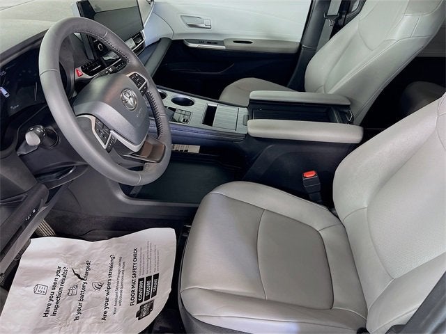 2025 Toyota Sienna XLE