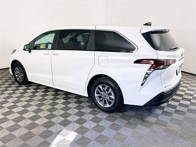 2025 Toyota Sienna XLE