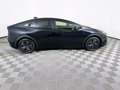 2025 Toyota Prius LE