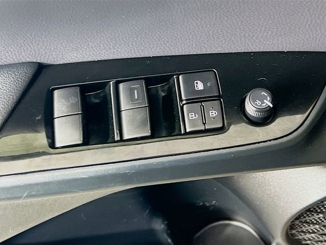 2021 Toyota Prius LE