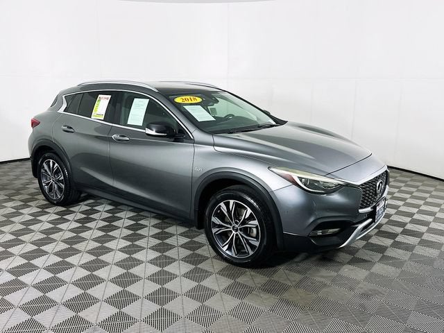 2018 INFINITI QX30 Premium AWD's photo