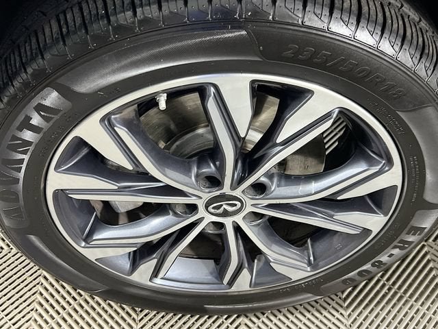 2018 INFINITI QX30 Premium
