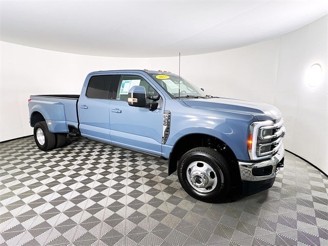 2023 Ford F-350SD Lariat Dually
