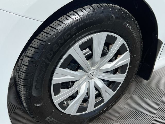 2023 Toyota Camry Hybrid LE