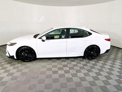 2025 Toyota Camry SE