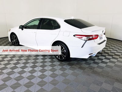 2020 Toyota Camry SE
