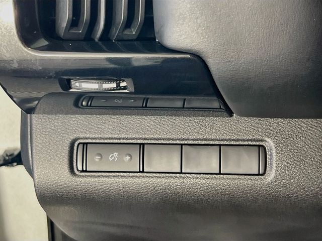 2023 Nissan Pathfinder S