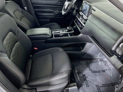 2024 Nissan Pathfinder SV