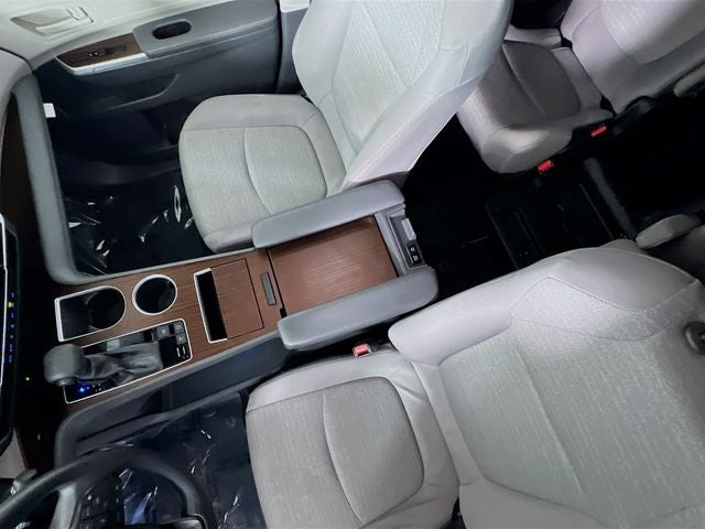 2023 Toyota Sienna LE 8 Passenger