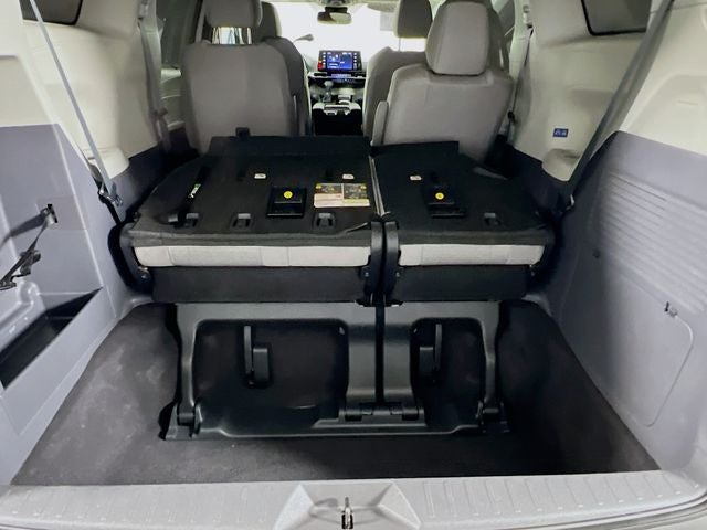 2023 Toyota Sienna LE 8 Passenger