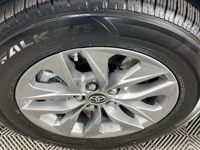 2023 Toyota Sienna LE 8 Passenger