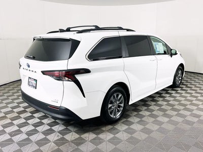 2023 Toyota Sienna LE 8 Passenger