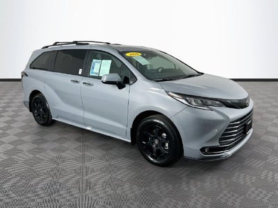 2026 Toyota Sienna Woodland Edition