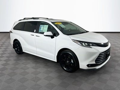 2026 Toyota Sienna Woodland Edition