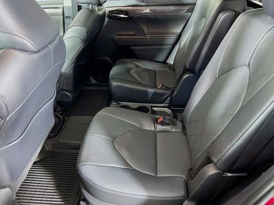 2026 Toyota Highlander Hybrid Platinum