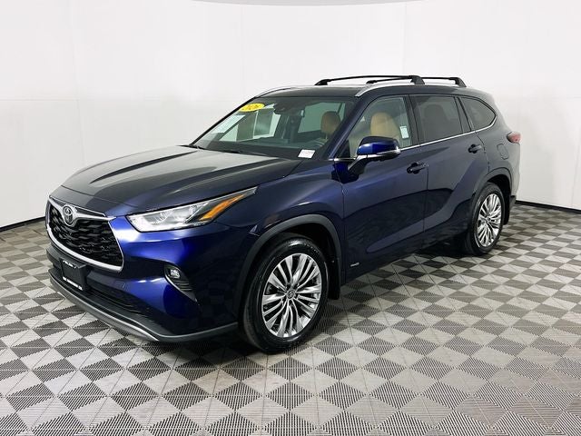 2026 Toyota Highlander Hybrid Platinum