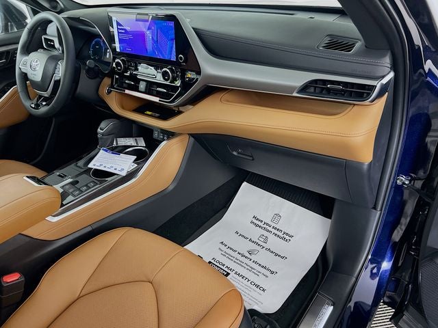 2026 Toyota Highlander Hybrid Platinum