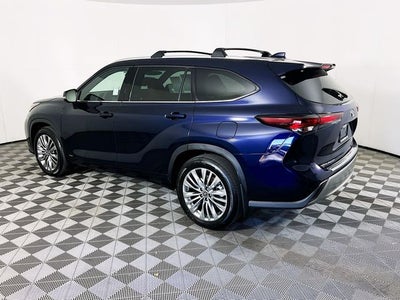 2026 Toyota Highlander Hybrid Platinum