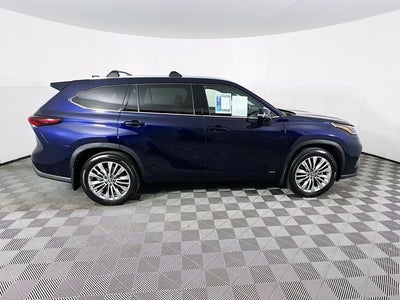 2026 Toyota Highlander Hybrid Platinum
