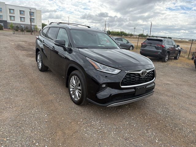 2026 Toyota Highlander Hybrid Platinum