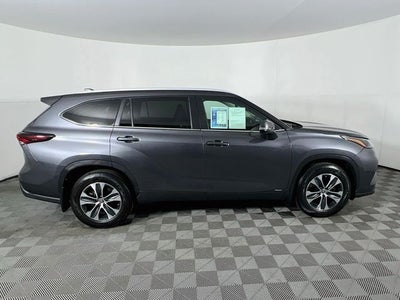 2024 Toyota Highlander Hybrid XLE