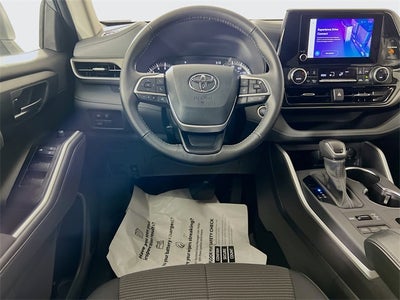 2025 Toyota Highlander LE