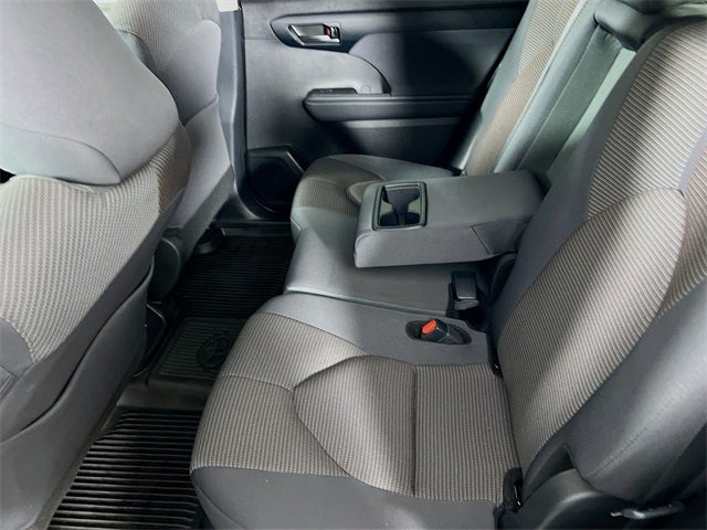 2025 Toyota Highlander LE